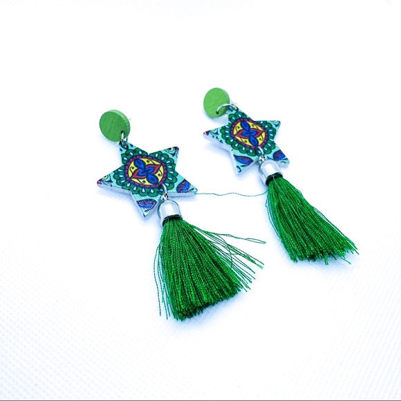 NWT Green Wooden Star Tassel Earring - Picture 1 of 4